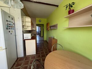 NA PREDAJ 3-IZBOVÝ BYT V PÚCHOVE – 70 m² | POKOJNÁ LOKALITA | BALKÓN — foto 5