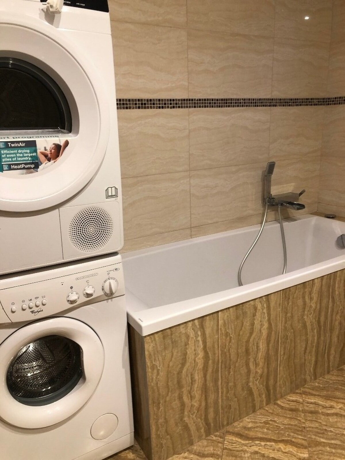 PRENÁJOM nadštandardný 4 izb., byt, ul. Rudlovská cesta, centrum B.B. — foto 13
