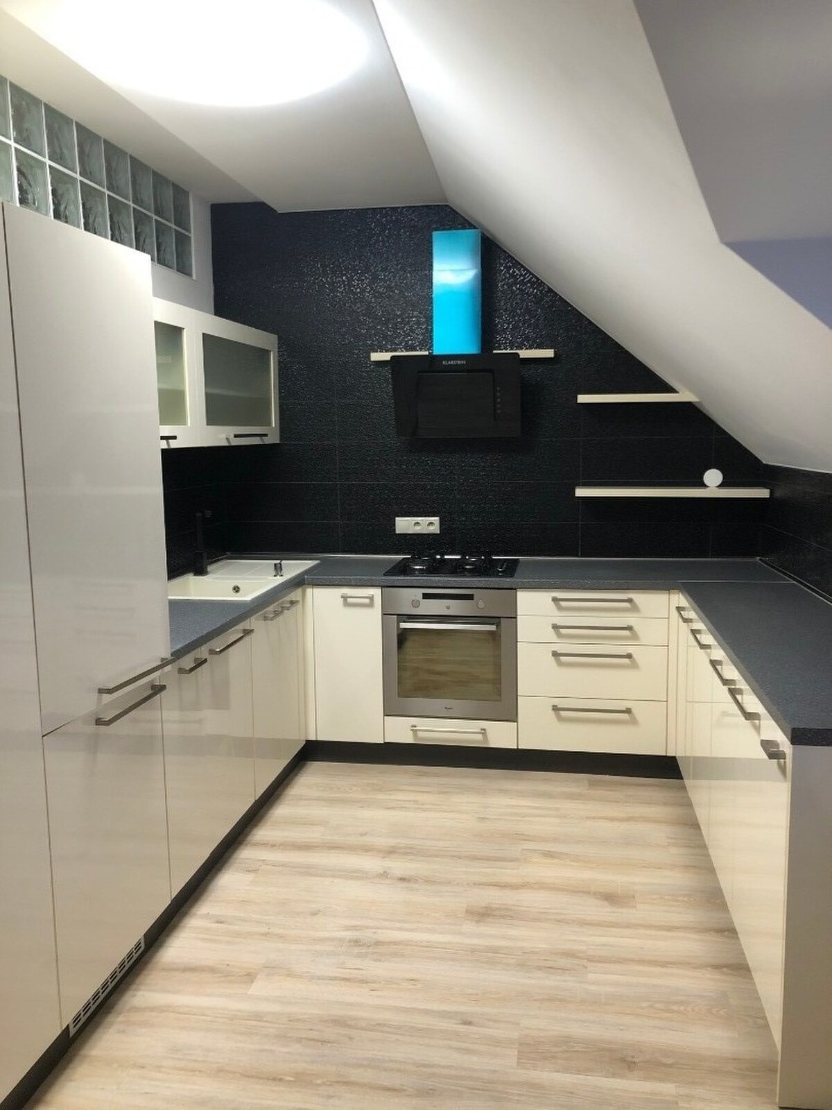 PRENÁJOM nadštandardný 4 izb., byt, ul. Rudlovská cesta, centrum B.B. — foto 2