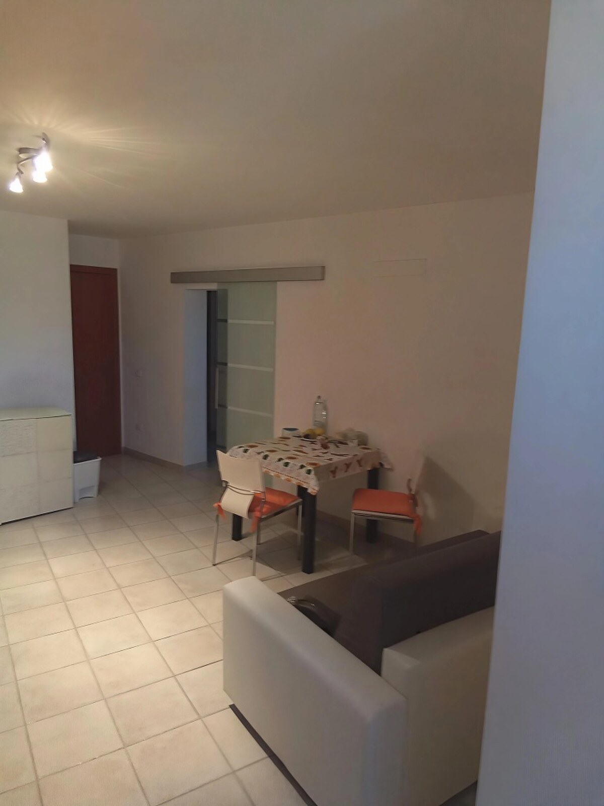 Výhodný zariadený apartmán, 2+kk, 57m2, 130m od pláže, Sardínia — foto 9