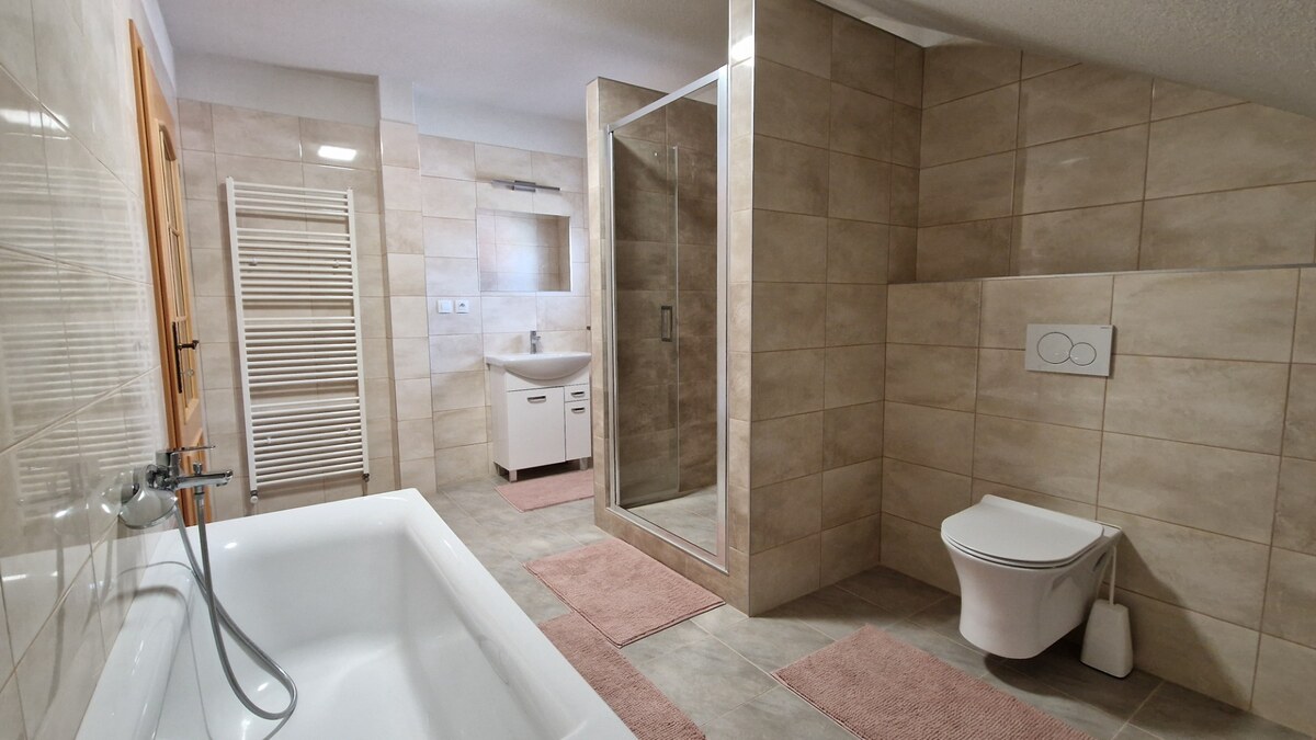 AstonReal: ponúka na predaj 6-izbový rodinný dom Spišský Štvrtok — foto 28