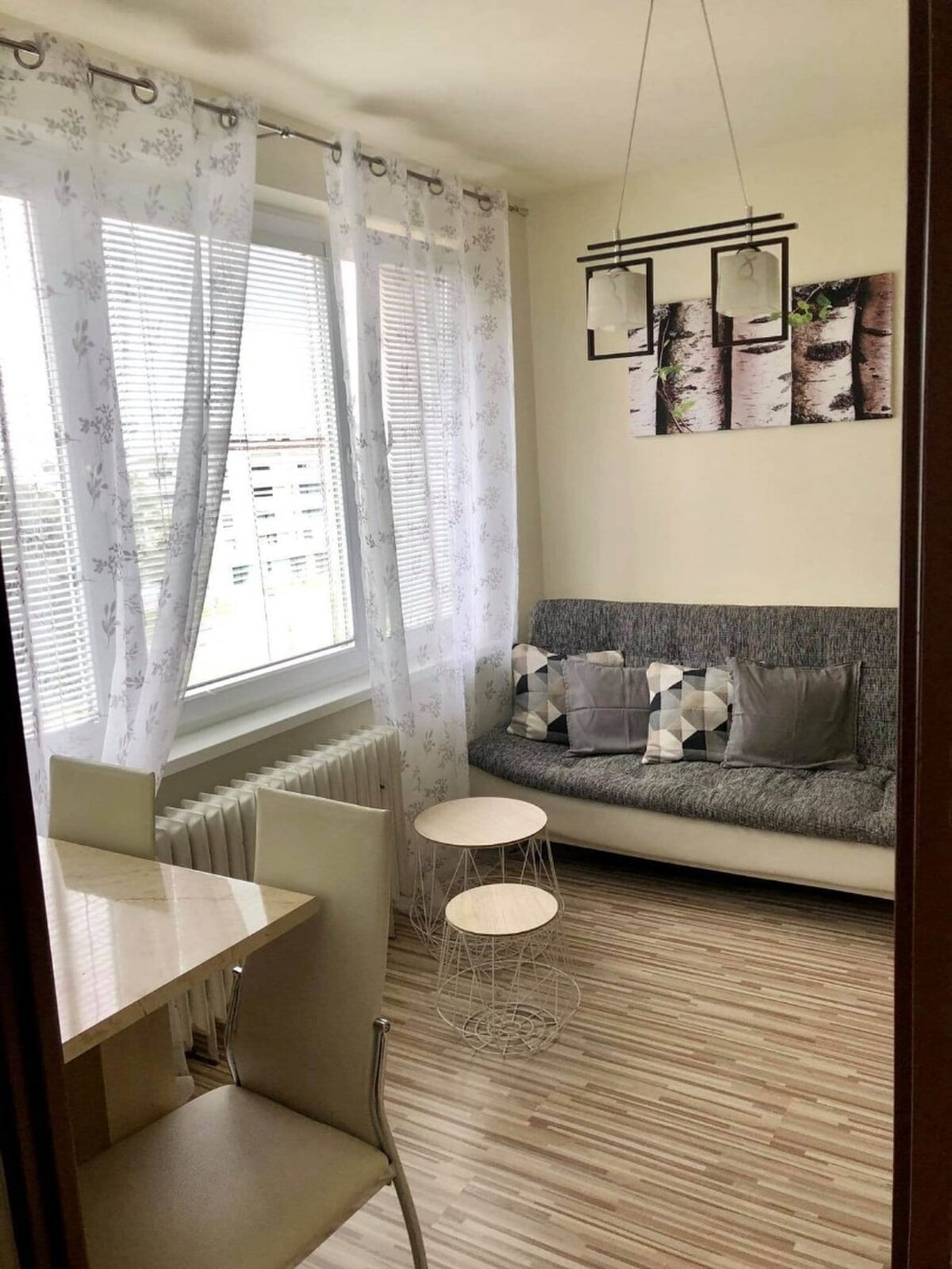 PRENÁJOM: 1-izbový byt s balkónom, 41 m2, komplet prerobený, THK — foto 2