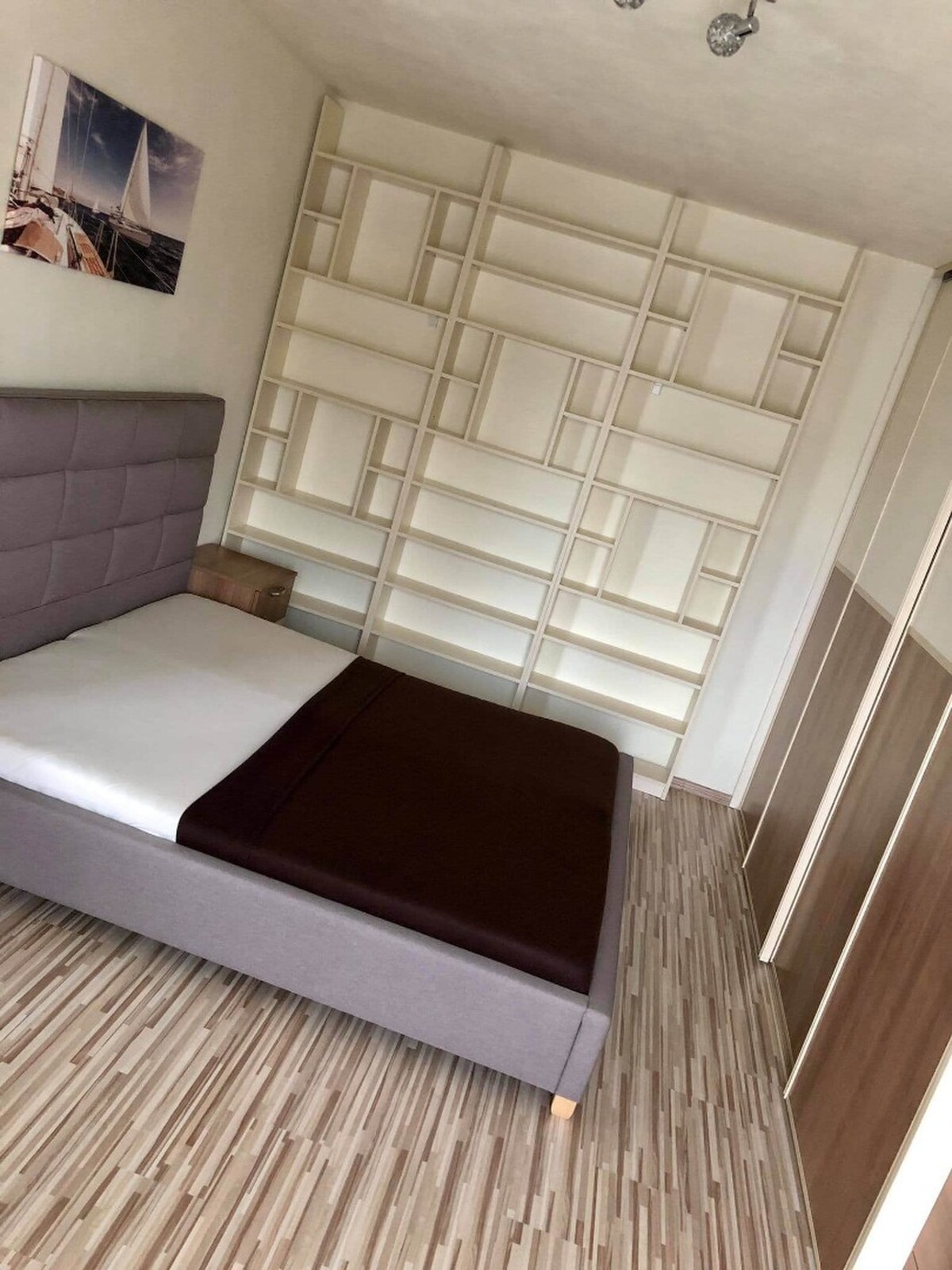PRENÁJOM: 1-izbový byt s balkónom, 41 m2, komplet prerobený, THK — foto 4