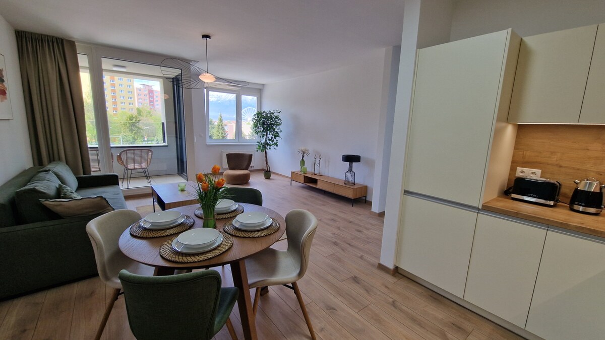 Exkluzívne 2 izbový byt POPRAD Karpatská, s garaž. st., balkón, 58 m2 — foto 11