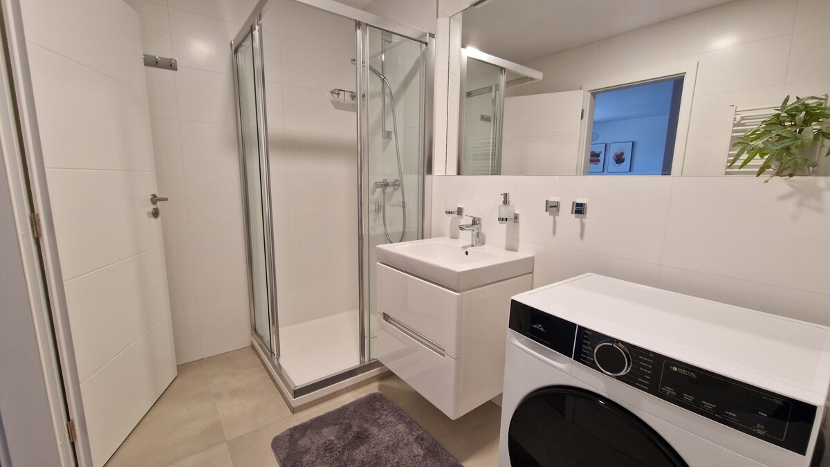 Exkluzívne 2 izbový byt POPRAD Karpatská, s garaž. st., balkón, 58 m2 — foto 15