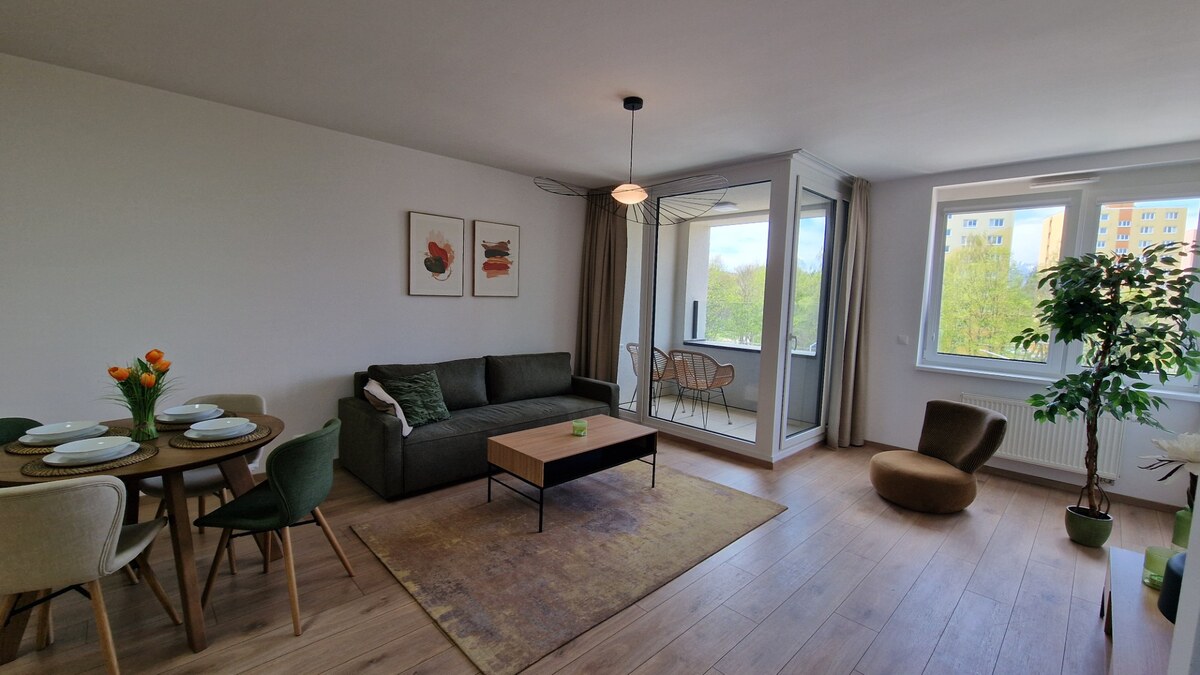 Exkluzívne 2 izbový byt POPRAD Karpatská, s garaž. st., balkón, 58 m2 — foto 9