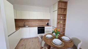 Exkluzívne 2 izbový byt POPRAD Karpatská, s garaž. st., balkón, 58 m2 — foto 5