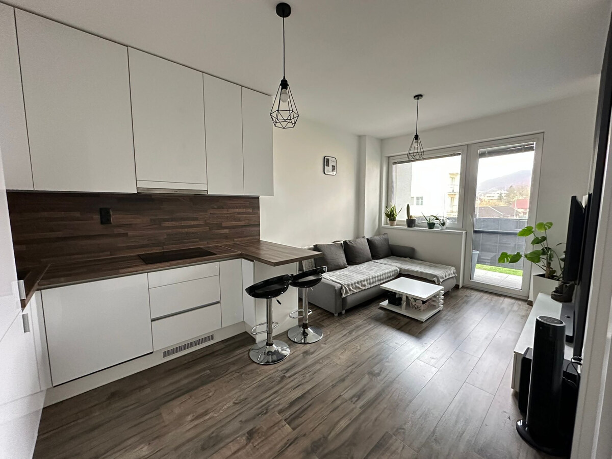 Prenájom 3-izbový zariadený byt 65 m2 v Martine Priekope s 2 Balkónmi — foto 2