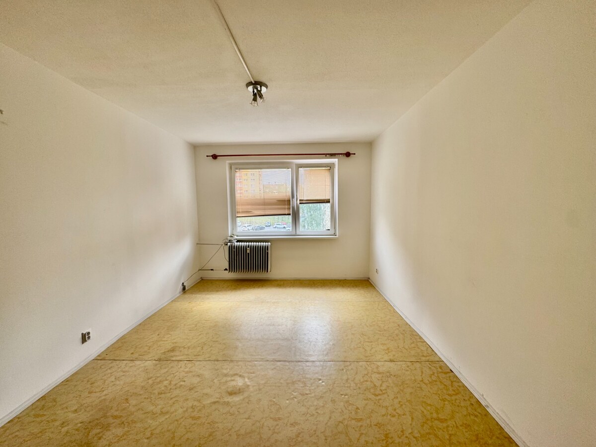 Priestranný 2-izb. byt, TVRDOŠÍN, 63m2, 3.p. balkón — foto 2