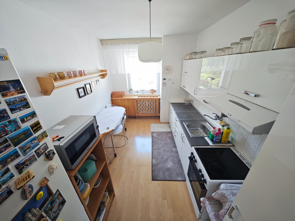 Rezervované: Priestranný 2 izbový byt 74m2 v dobrom stave Harmanec — foto 4