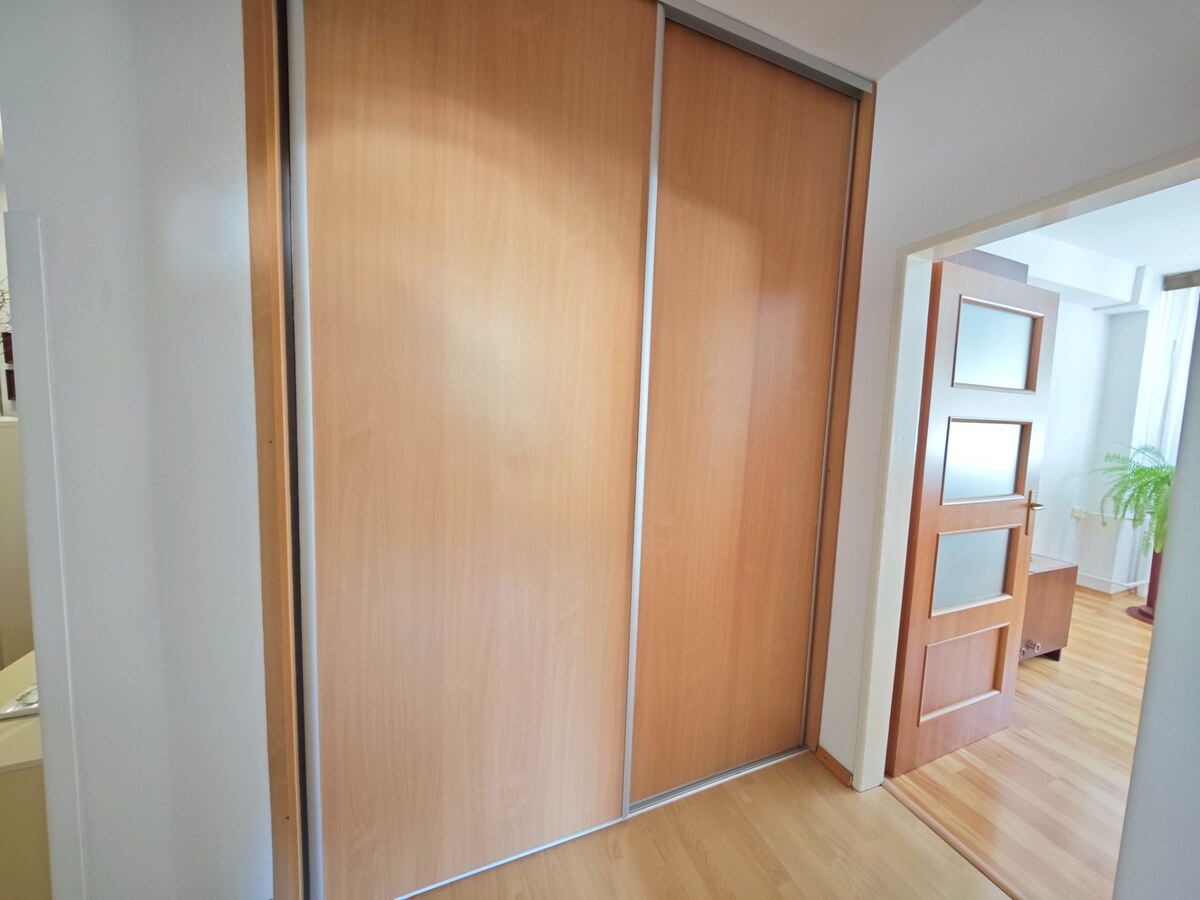 Rezervované: Priestranný 2 izbový byt 74m2 v dobrom stave Harmanec — foto 7