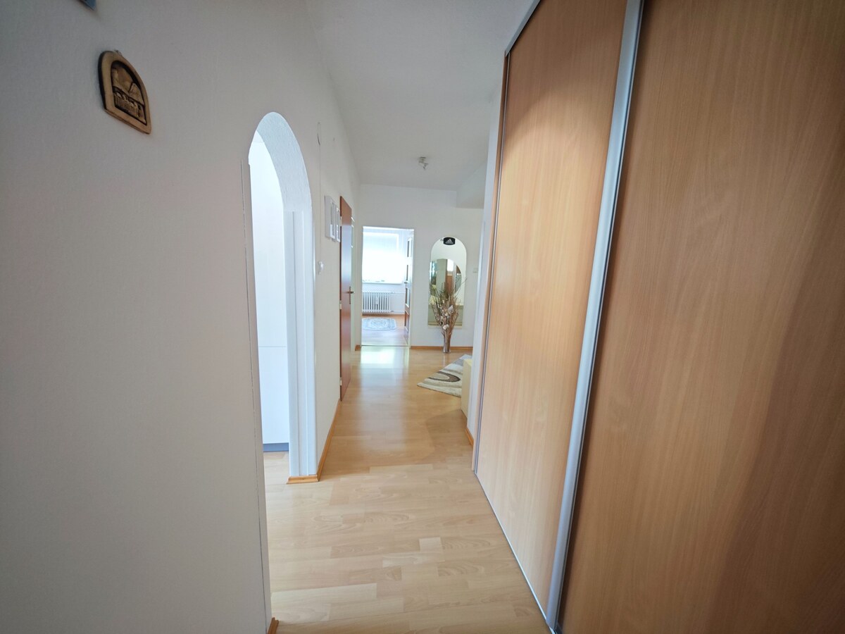 Rezervované: Priestranný 2 izbový byt 74m2 v dobrom stave Harmanec — foto 8