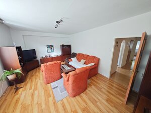 Rezervované: Priestranný 2 izbový byt 74m2 v dobrom stave Harmanec — foto 10