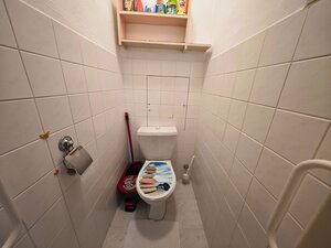 Rezervované: Priestranný 2 izbový byt 74m2 v dobrom stave Harmanec — foto 14