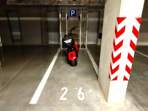 Parkovacie státie na motorku v garážach, Vrbenského, Bratislava-Rača — foto 2