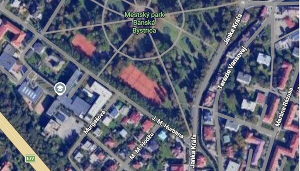 RODINNÝ DOM - 2 bytové jednotky + garzónka + garáž - MESTSKÝ PARK