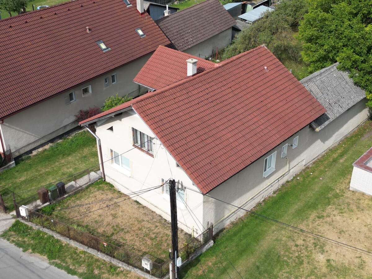 Predaj: Poschodový rodinný dom s veľkým pozemkom 900 m2 - BLATNICA — foto 17