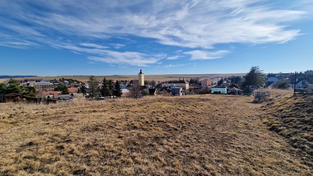 Stavebný pozemok 675m² Žakovce 18mx36m — foto 4