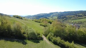 Rozsiahlý pozemok s investičným potenciálom o výmere 4.126 m2 — foto 2