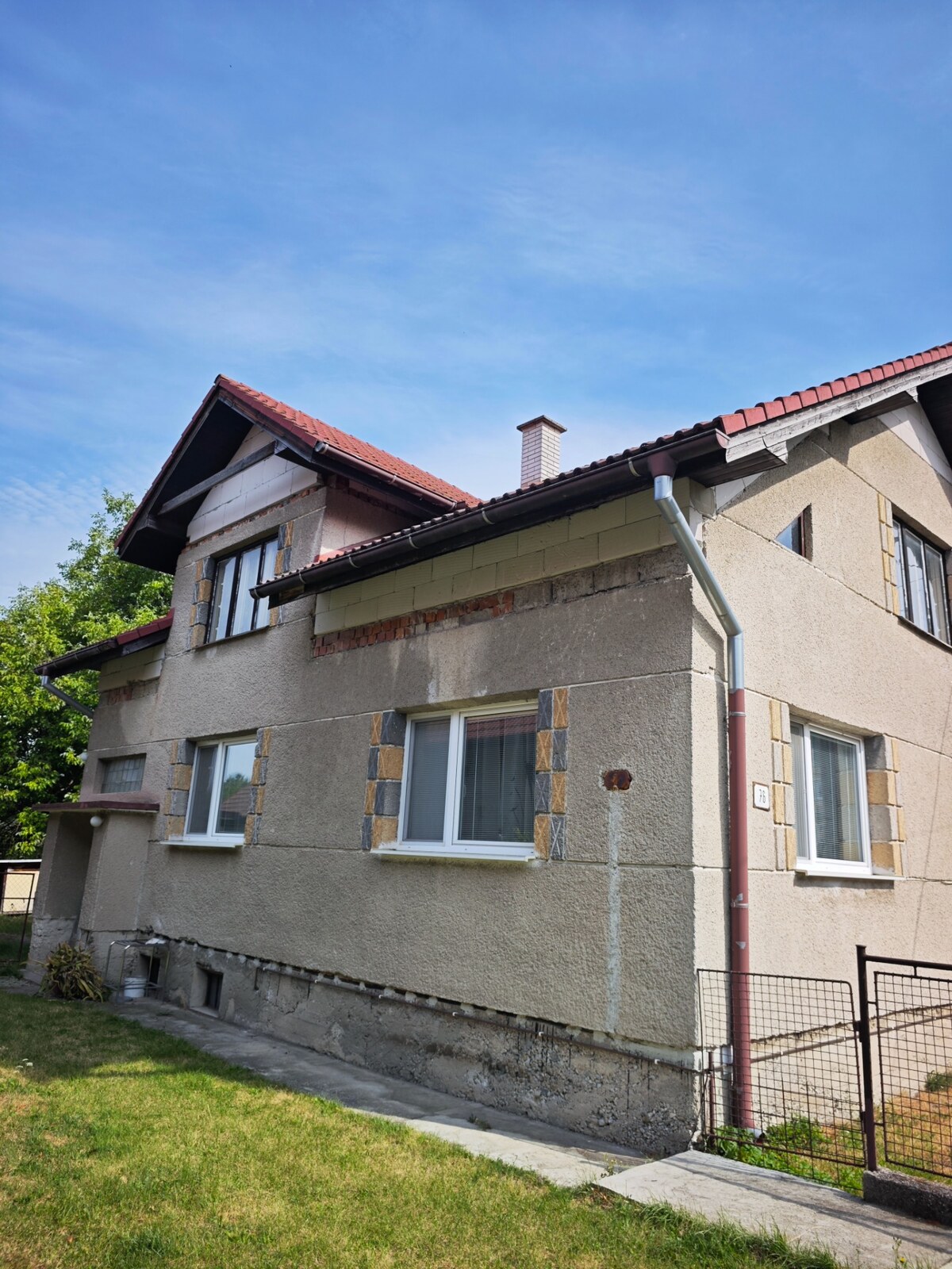 Predaj: Rodinný dom s veľkým pozemkom 900 m2 — foto 3