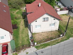 Predaj: Rodinný dom s veľkým pozemkom 900 m2 — foto 2