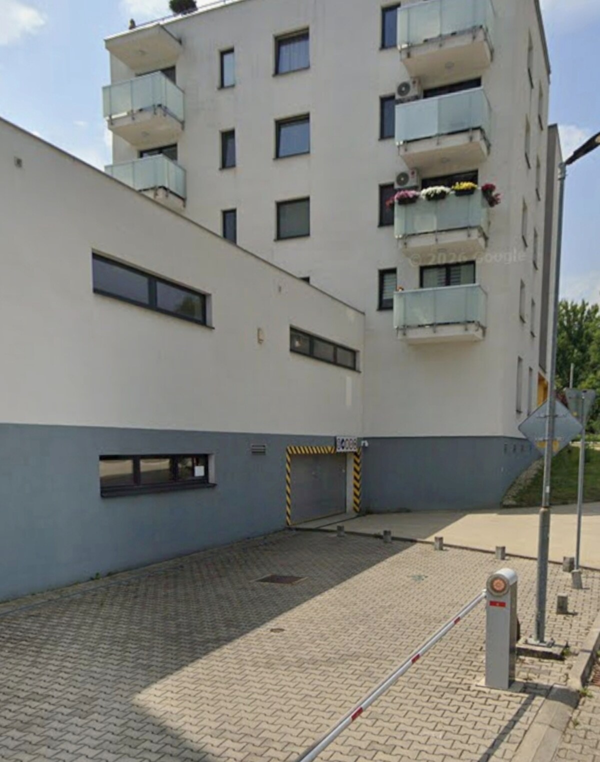 Predaj: Parkovacie miesto vonkajšie Švermová 42 — foto 2