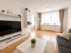 Rezervované: 3-izbový priestranný byt v lukratívnej lokalite Stred — foto 2