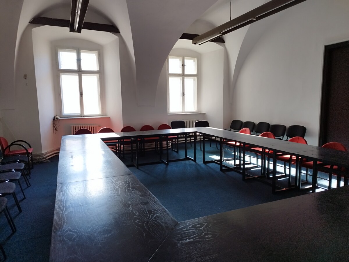PRENÁJOM: Kancelárie 2x 50m2, Kapitulská ul.Banská Bystrica — foto 2