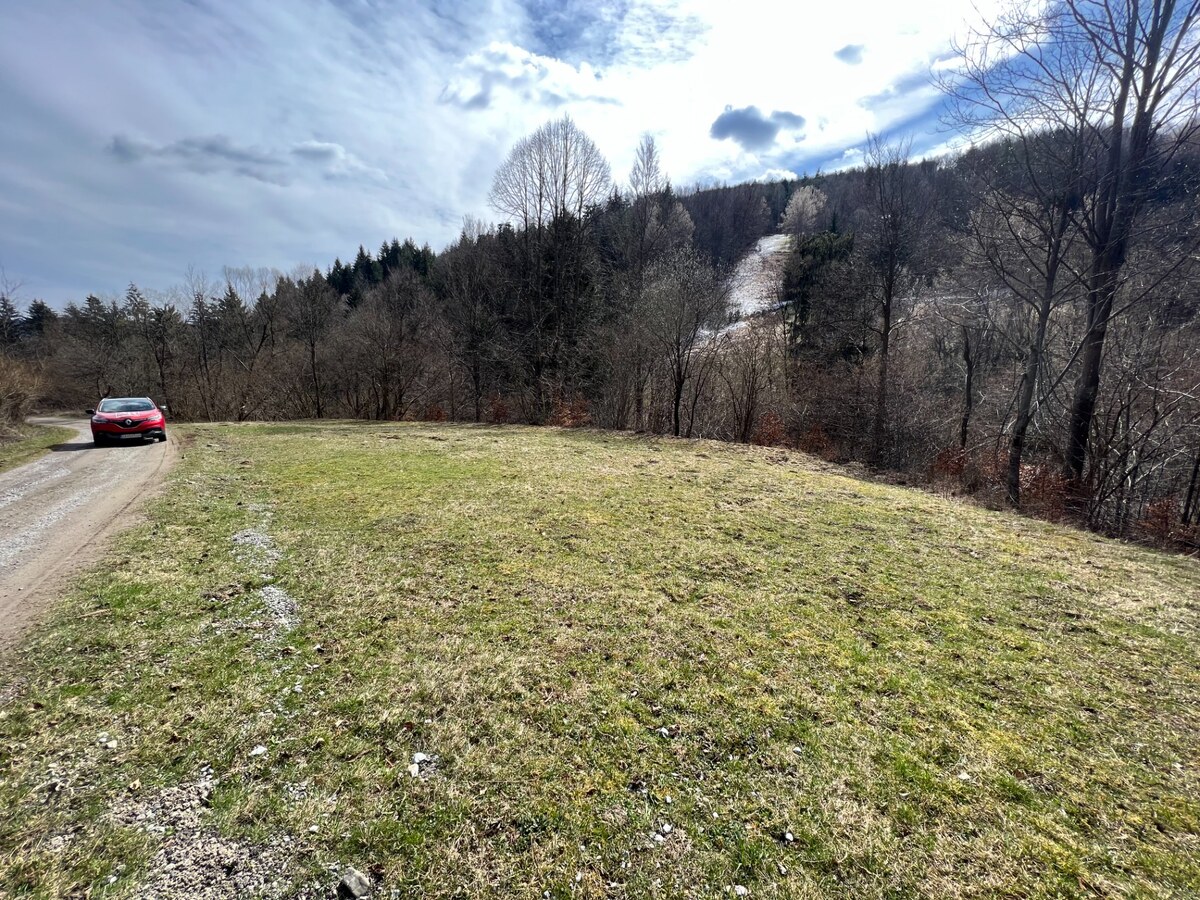 Rozľahlý rekreačný pozemok v tichom prostredí Javorníkov- 3.026 m2 — foto 2