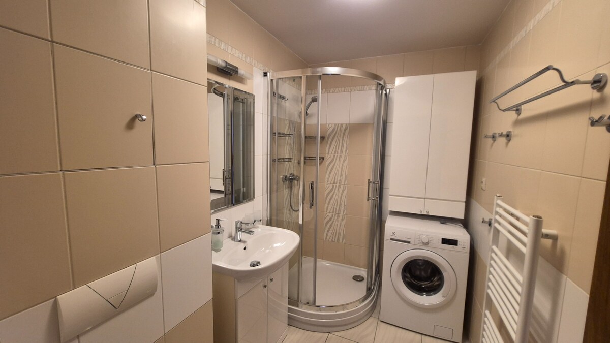 Investičný apart. 3 izb.  Vys. Tatry - Stará Lesná s balk. a p.miestom — foto 17