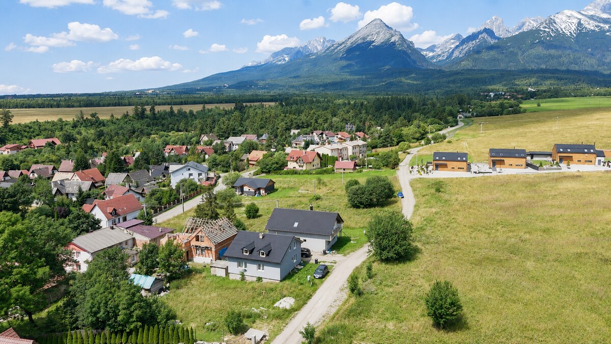 PREDAJ: Stavebný pozemok 1373 m2 - STARÁ LESNÁ, výhľad na TATRY — foto 10