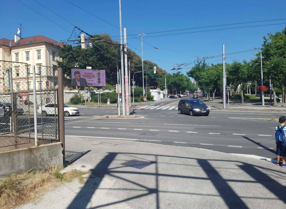 Prenajom parkovacie miesto Stefanicova  Bratislava Stare mesto — foto 3