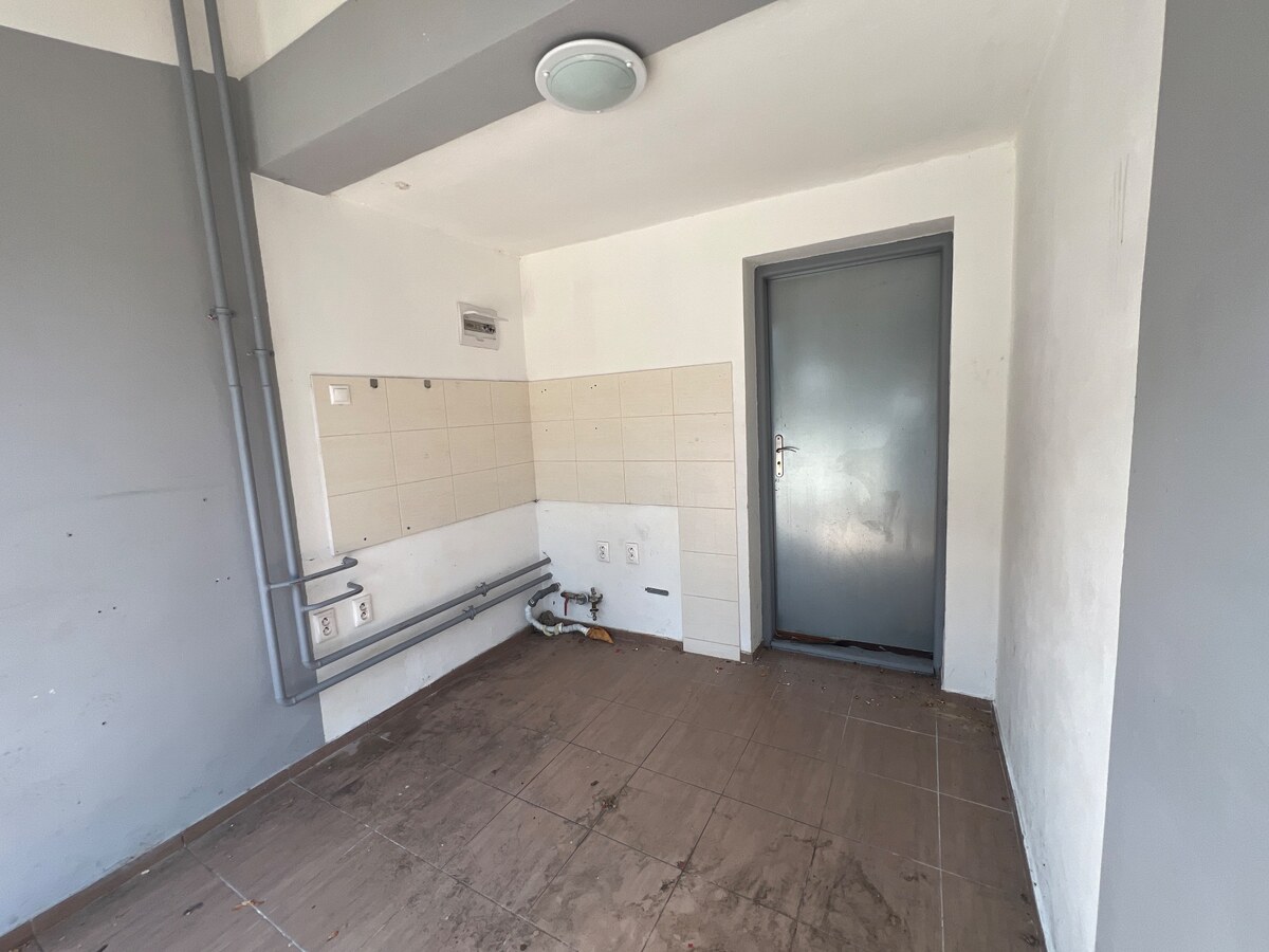 NA PRENÁJOM: obchodných priestorov v centre mesta Púchov- 1. mája — foto 11