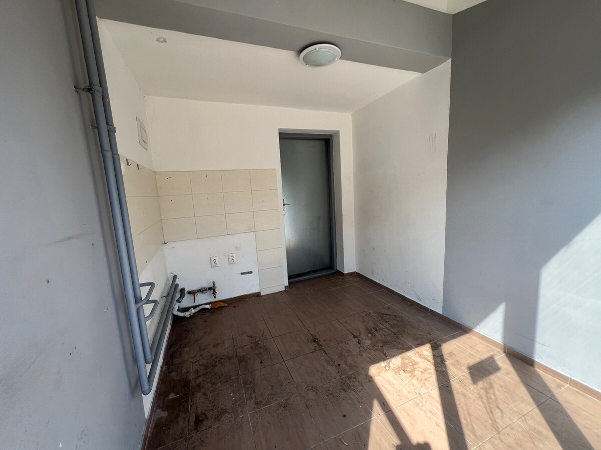 NA PRENÁJOM: obchodných priestorov v centre mesta Púchov- 1. mája — foto 12