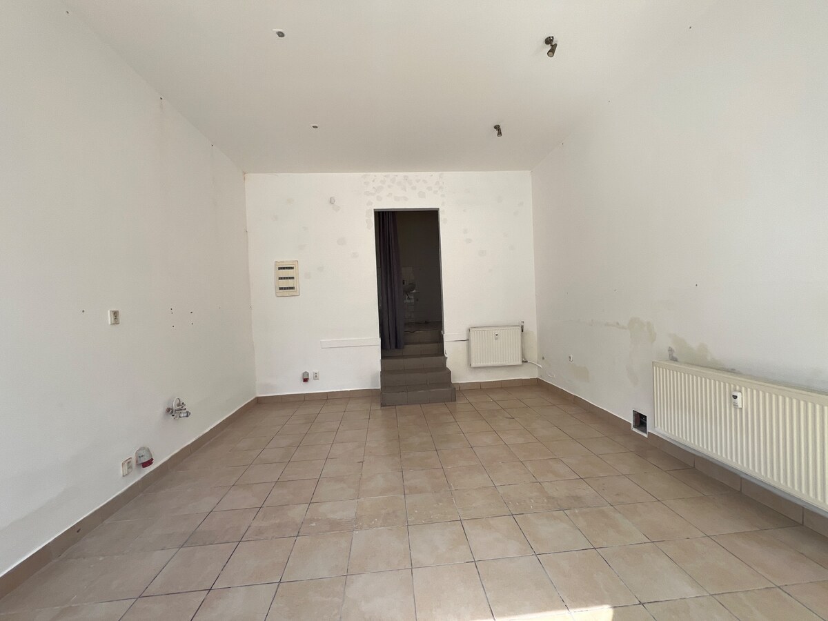 NA PRENÁJOM: obchodných priestorov v centre mesta Púchov- 1. mája — foto 4