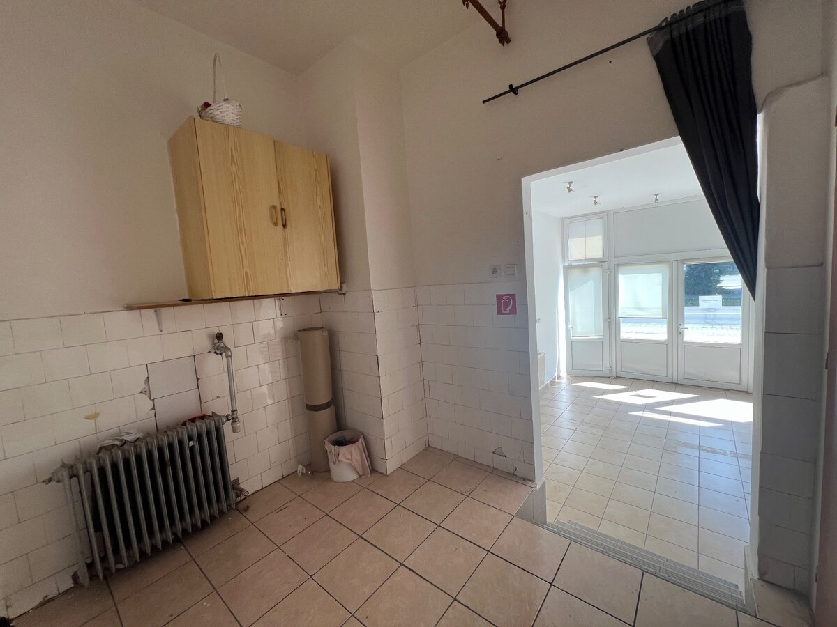 NA PRENÁJOM: obchodných priestorov v centre mesta Púchov- 1. mája — foto 5