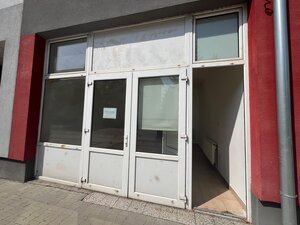 NA PRENÁJOM: obchodných priestorov v centre mesta Púchov- 1. mája — foto 2
