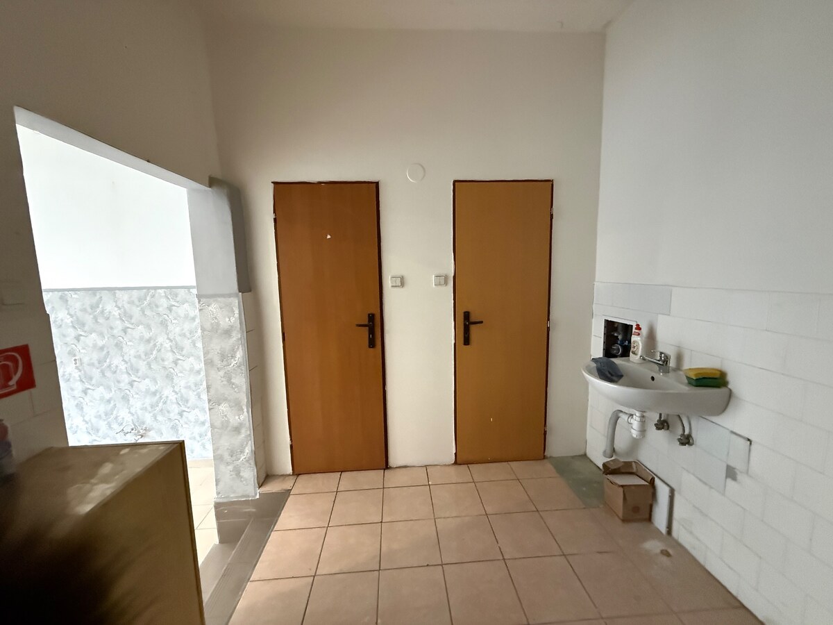 Na predaj obchodný priestor 38m2 v centre mesta Púchov- 1. mája — foto 9