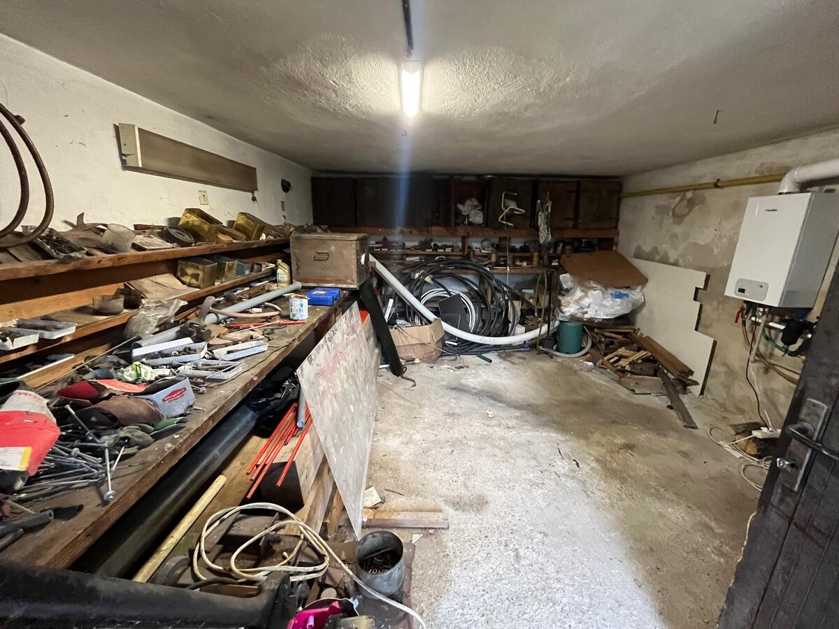 NA PREDAJ: Veľký dom - 3 byty, pivnica, dielňa, sklad, pozemok — foto 19