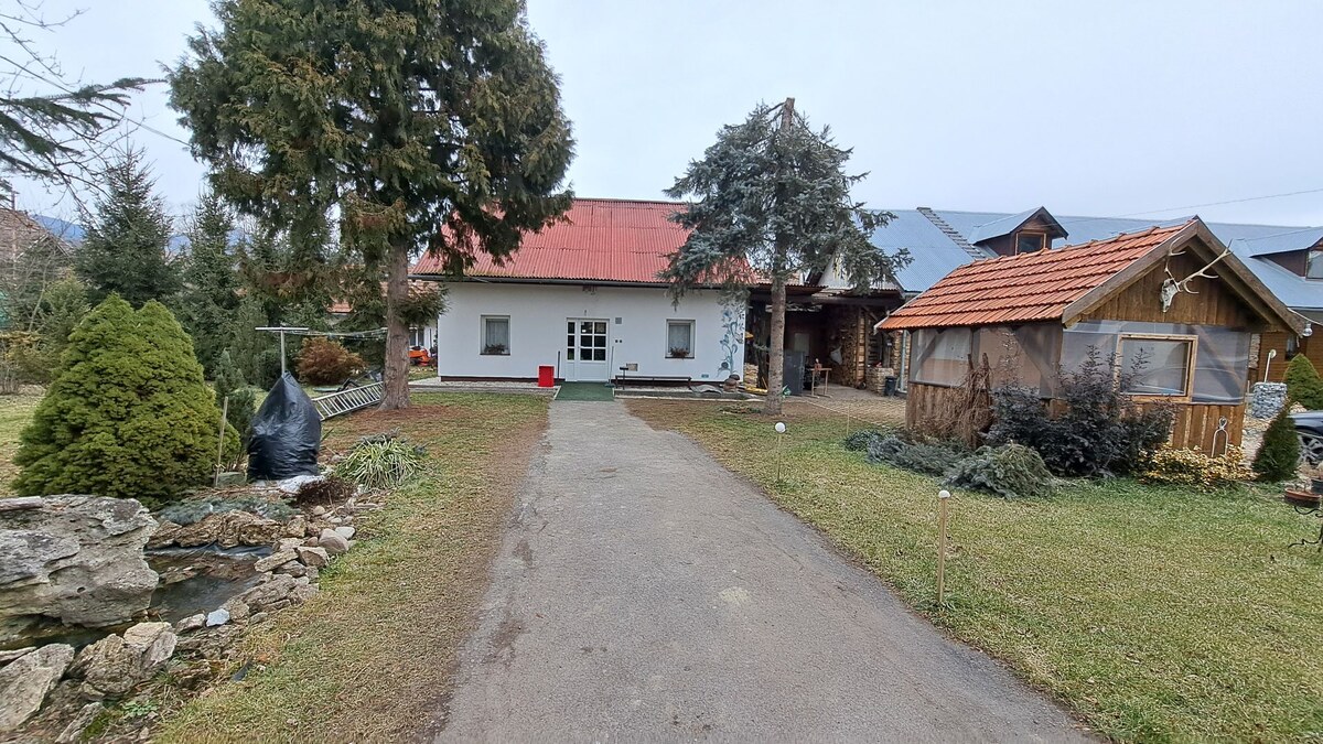 Predaj: Penzión - Kúria, Ivachnová - Lazy, pozemok 10.328m2 — foto 6