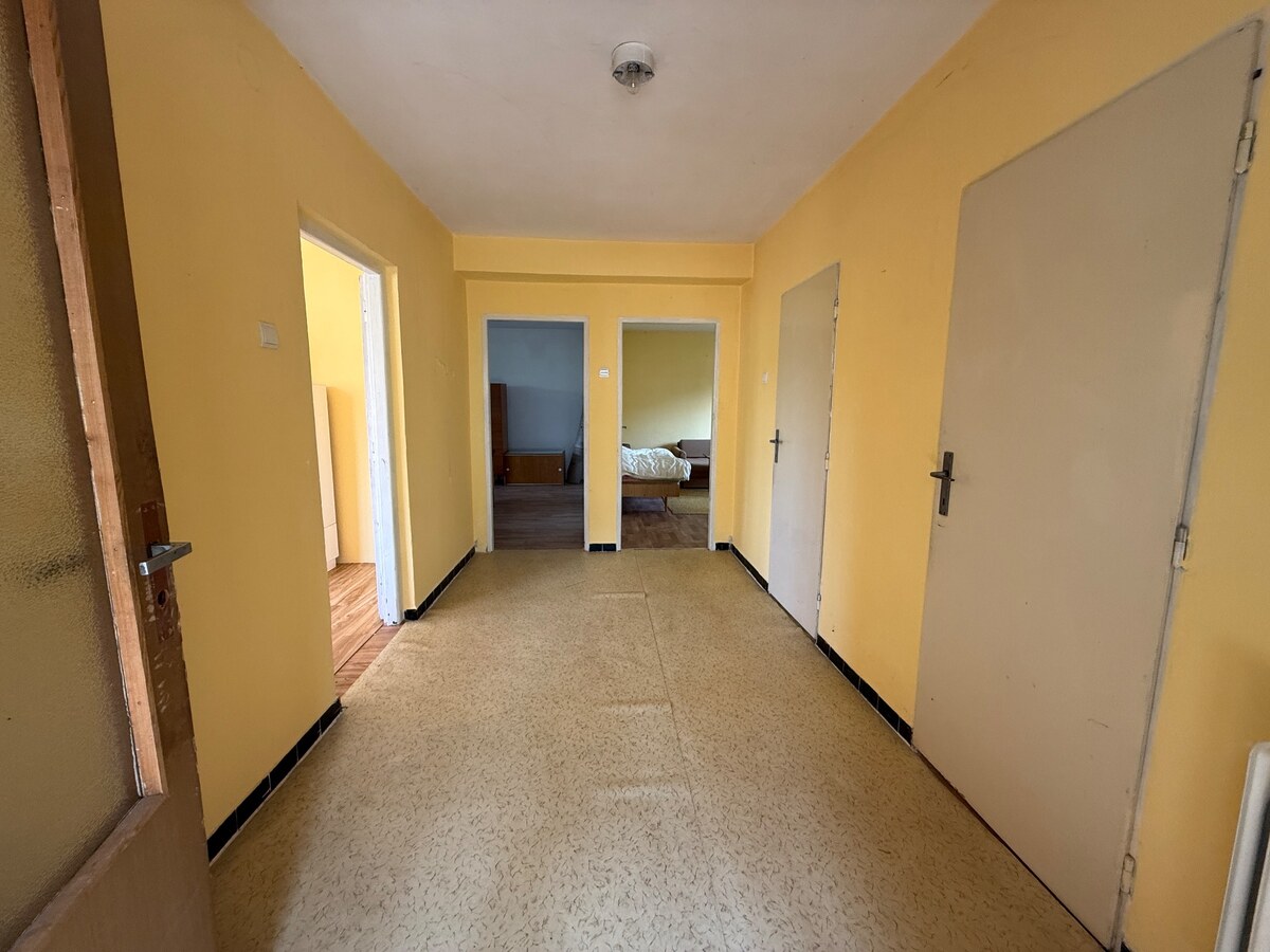 Priestranný dvojpodlažný rodinný dom v tichej lokalite- Orlové — foto 14