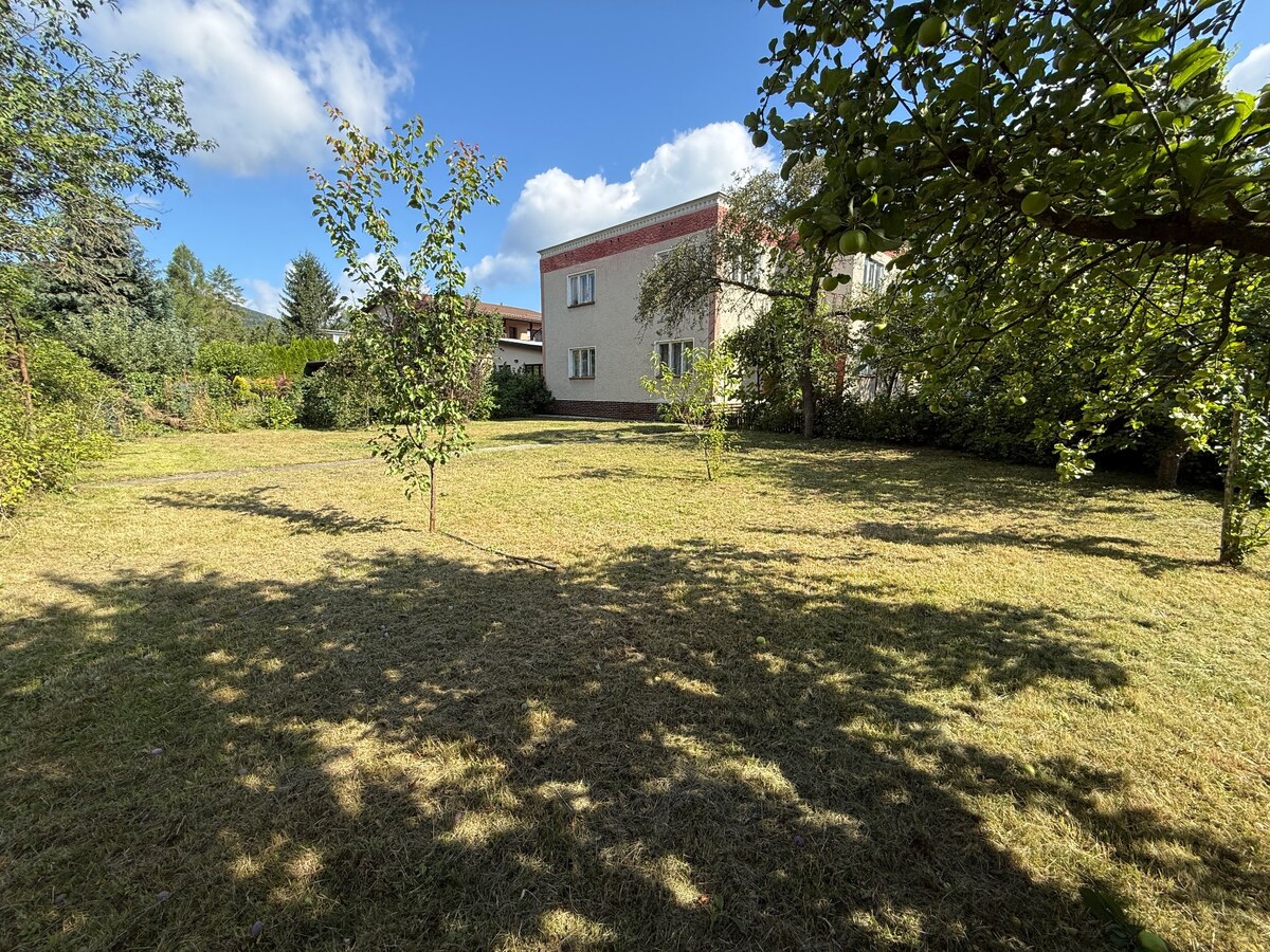 Priestranný dvojpodlažný rodinný dom v tichej lokalite- Orlové — foto 25