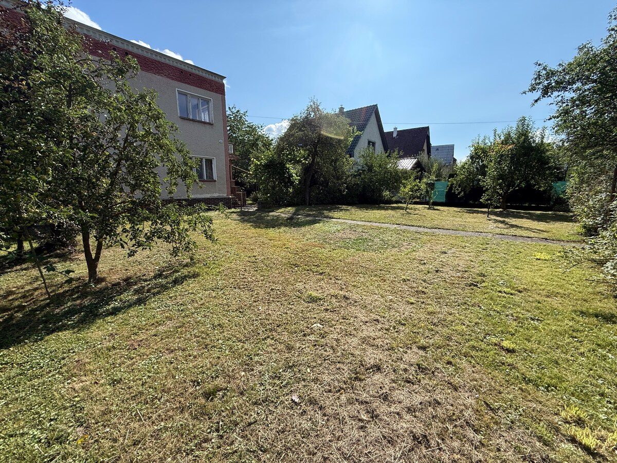 Priestranný dvojpodlažný rodinný dom v tichej lokalite- Orlové — foto 26