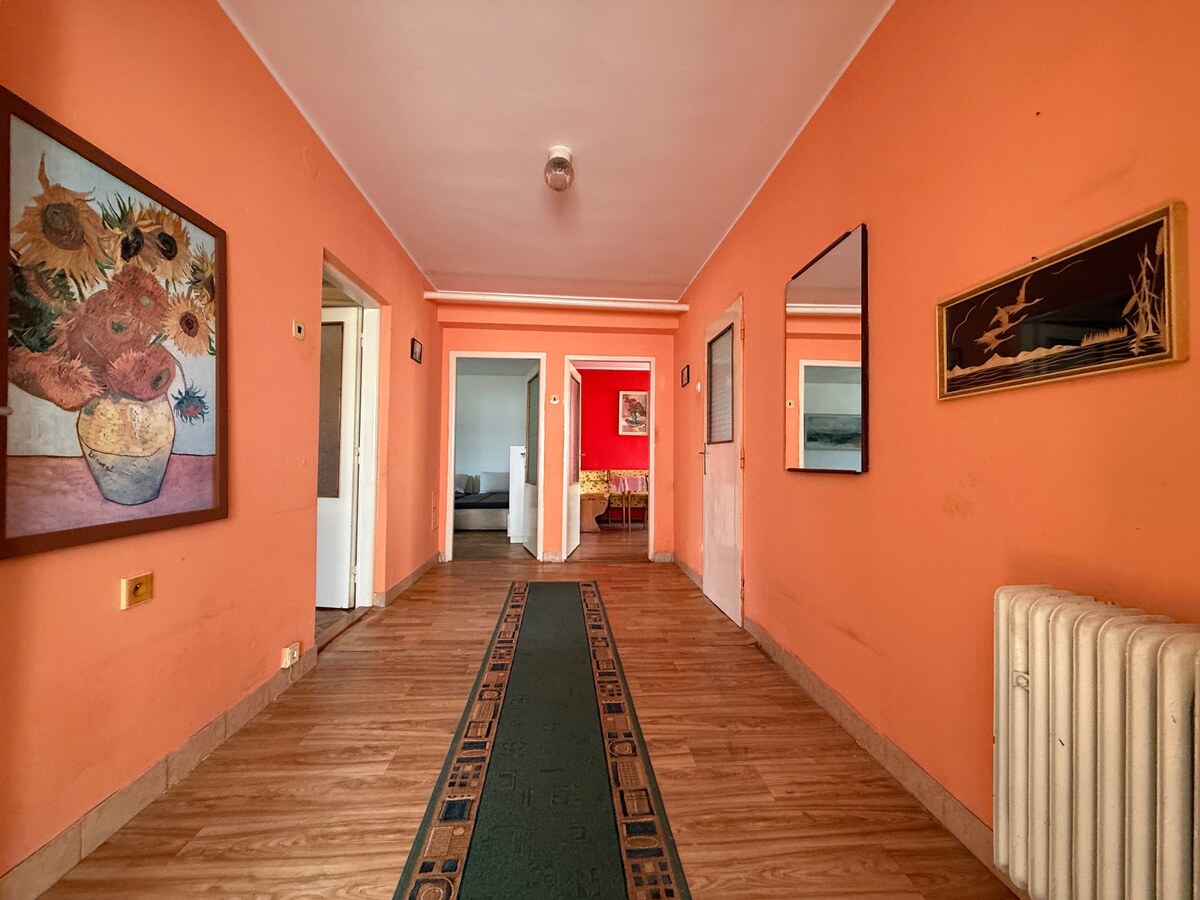 Priestranný dvojpodlažný rodinný dom v tichej lokalite- Orlové — foto 9