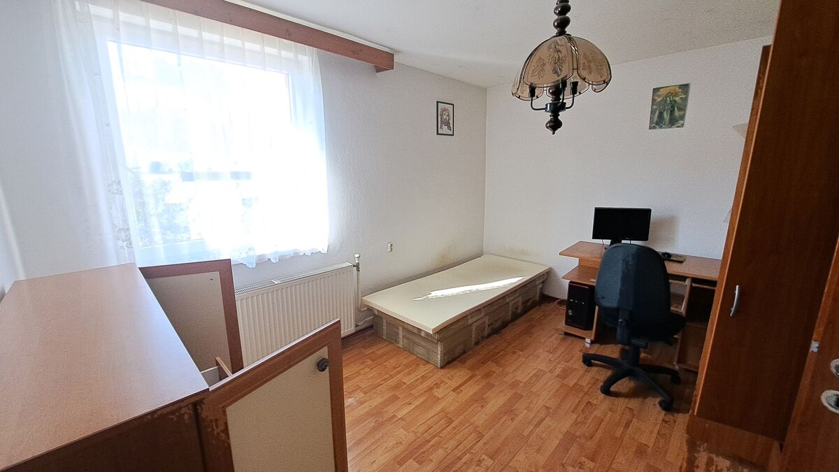 Predaj: Rodinný dom - 5 izbový, pozemok 859m2, Komjatná — foto 5