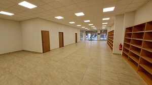 PRENÁJOM: Obchodný priestor 158m2 - Mostová ulica, Ružomberok — foto 3
