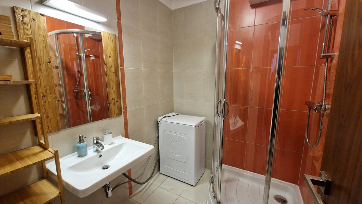 2 izbový Rekreačný apartmán Vys.Tatry-Veľká Lomnica 57 m2 — foto 17