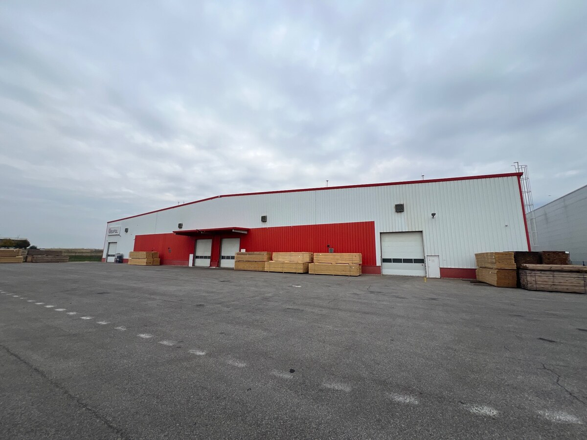 Moderná výrobná/skladová hala na prenájom o rozlohe od 1.800m2 — foto 3