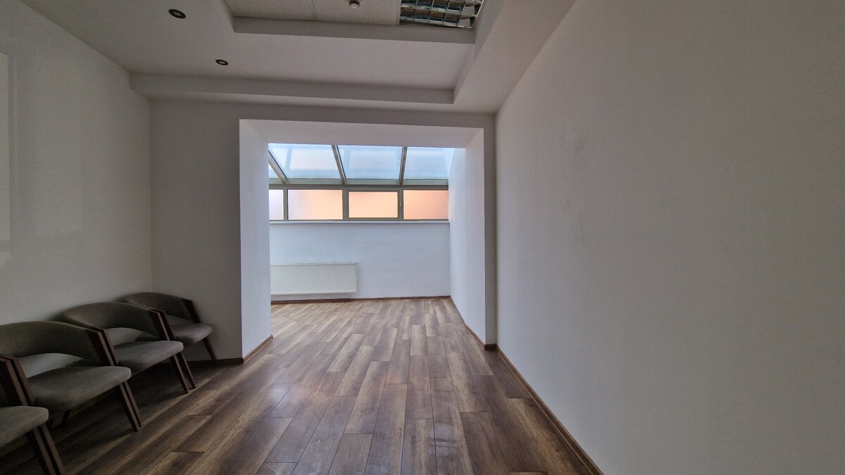 PRENÁJOM Priestory Poprad - Námestie Sv.Egídia - prízemie - 35 m2 — foto 4