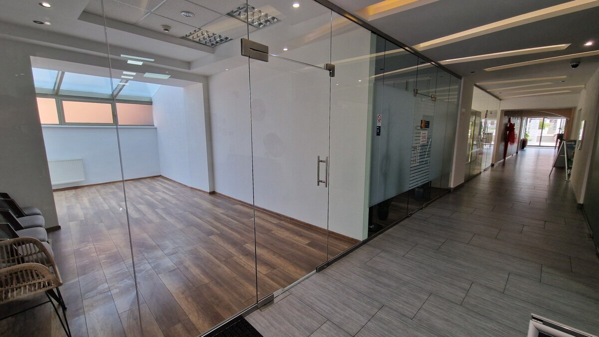PRENÁJOM Priestory Poprad - Námestie Sv.Egídia - prízemie - 35 m2 — foto 6